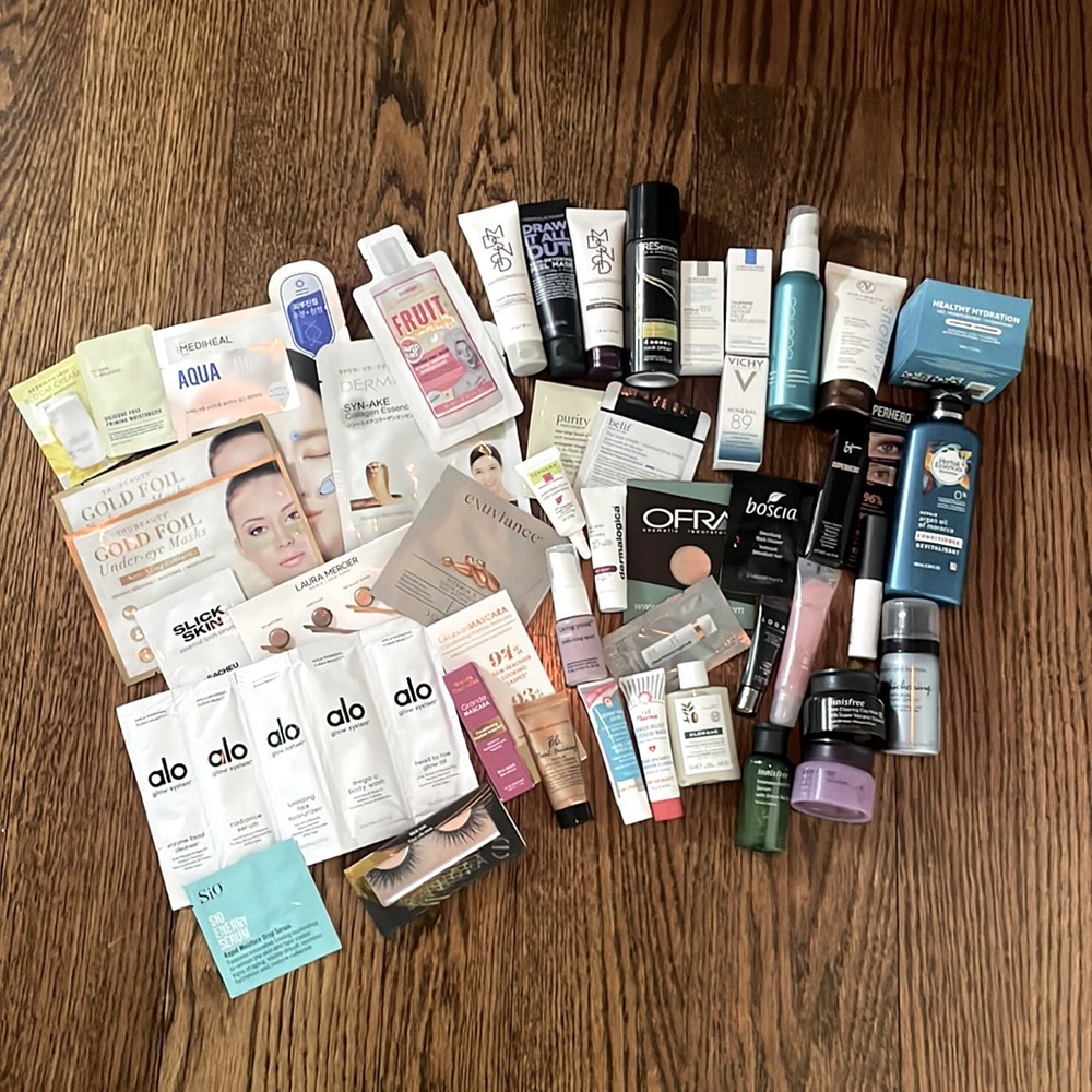 Travel Size & Samplers… Bumble & Bumble, alo, it, Sio, mask, Makeup, Lashes …